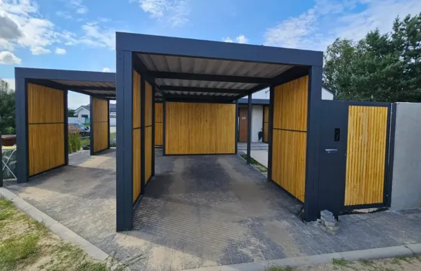 Zaunbau Berlin mit Doppelcarport und Holzelementen