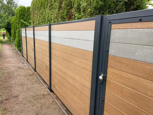 Zaun Berlin mit WPC Zaun in Holzoptik